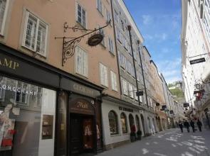 Apartment at Mozart-Geburtshaus