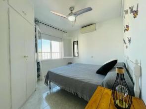 Apartamento, vistas frontales al mar a 30 segundos de de la playa