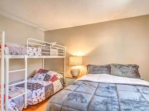 Ski Condo w/ Pool, Close to Story Land & Attitash!