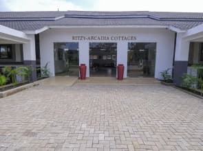 Ritzy Arcadia Cottages