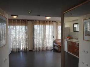 Gordon Beach Apartment