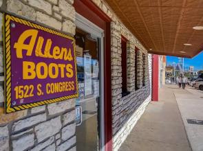 FRONTDESK Five Two At Highland Apts Downtown Austin