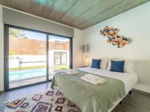 As Andorinhas - Walking distance to Monte Clerigo and Amoreira beaches