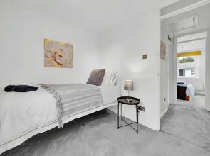 Luxurious 2-bed House in Canary Wharf London