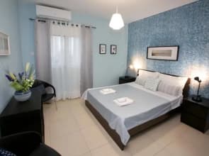 930m to Beach-2 Bedroom+Veranda-Perfect Located
