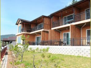 Yeosoo Hwangtoh Pension