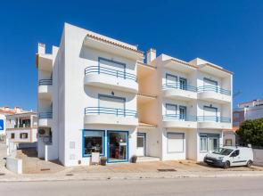 CoolHouses Algarve Luz, 2 Bed top floor flat, amazing sea view, central. Delicia do Sol