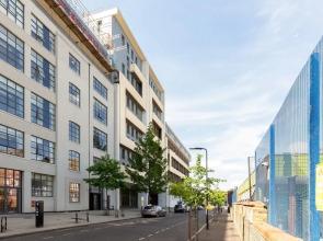 Deluxe 2 Bed Flat with Balcony in Hackney