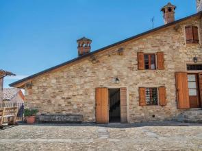 Spacious Holiday Home in Ca' De' Grimaldi near Town Center