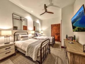 Steps From Heavenly Village & Gondola-luxury 3br 3 Bedroom Condo by RedAwning