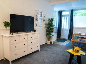 Spacious 3 Bedroom Apartment