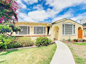 Little Italy Bungalow 3 Bedrooms 1.5 Bathroom Home