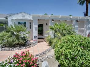 Lovely Palm Springs 2BR by RedAwning