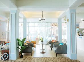 Seaward 270 degrees deluxe ocean view room with queen bed