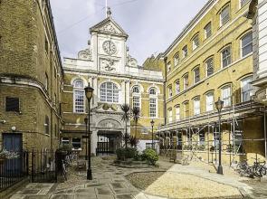 Converted Brewery Apartment With Terrace