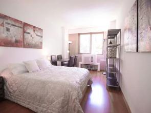 Estudio Exterior con A/C, WiFi en Arguelles