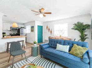 Beautiful 2 BR Apartment - Bright and Spacious