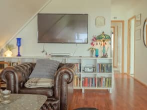 Great 3 BR Loft Apt - Views-Free Parking