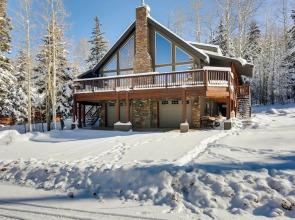 Group Ski Getaway Near the Base of Chairlift 8!