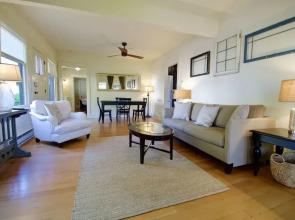 Phinney Ridge Flat Backyard Oasis