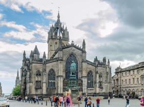 JOIVY Location, Location! North Bank Street Luxury Apt