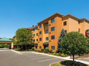 Courtyard By Marriott Danbury