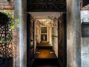 Charming House DD724