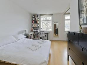 Large one Bedroom Flat With Balcony Close to the City by Underthedoormat