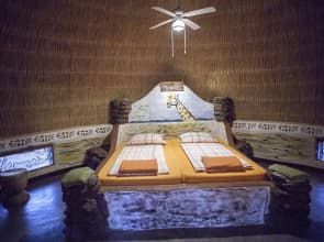 Nona Lodge