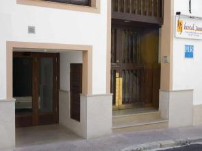 Hostal Jume - Urban Rooms