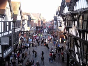 The Roman Gathering – 5 Bed - Sleeps 12 – City Centre & Within Walls