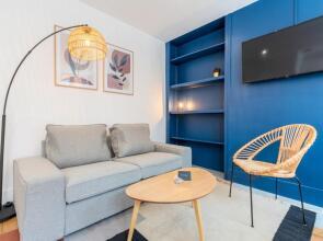 Bright 3-Bedroom 2-Bathroom Flat