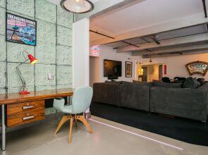 Modern 3 Bedroom Apartment In Soho