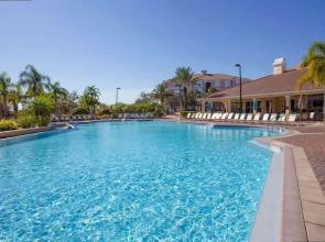 Spacious 2Bd Condo - Pool Hot Tub - Near I-drive