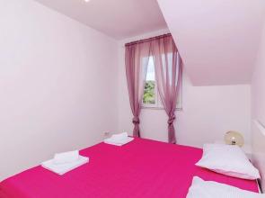 Amazing Home in Dubrovnik With Wifi and 3 Bedrooms