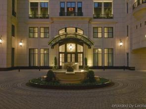 Waldorf Astoria Chicago