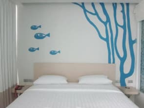 R-Con Blue Ocean Hotel