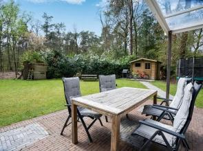 Secluded Bungalow in Laag-soeren With Garden