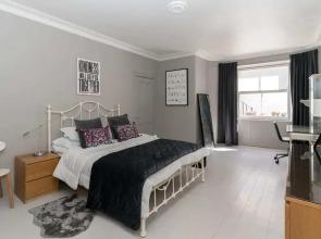 Beautiful & Bright 2BD Flat - Haymarket