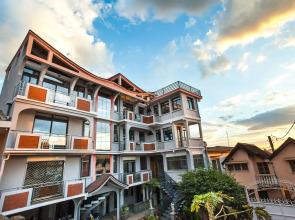 Oceanis Home & Voyages