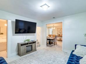 Michigan Retreat w/ Screened-in Porch, Near Lakes!