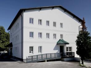 F Hotel 24h Check-In