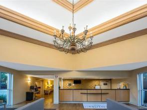 La Quinta Inn & Suites by Wyndham West Palm Beach Airport