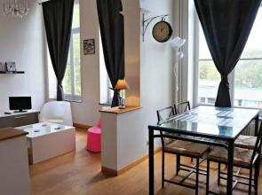 Little Suite - Pierre