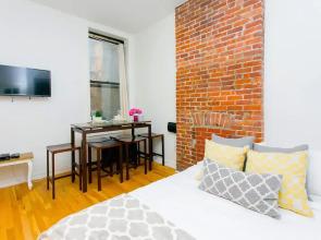 NY010 2 Bedroom Apartment By Senstay