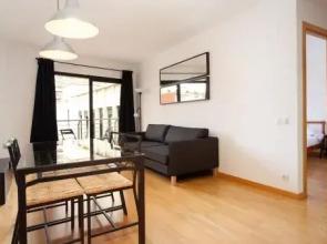 Guell Modern Apartment