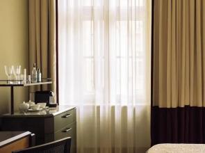 Sir Prague, part of Sircle Collection