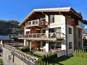 Stately Apartment on a Hotel in Kaprun With Sauna & Hot Tub