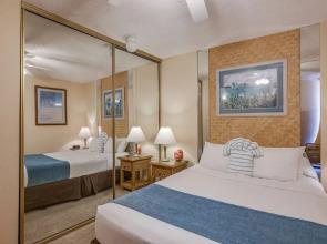 Paki Maui #318 1 Bedroom Condo by RedAwning