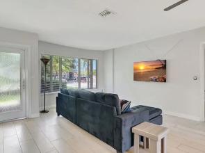 Waterfront Villa Private Pool!